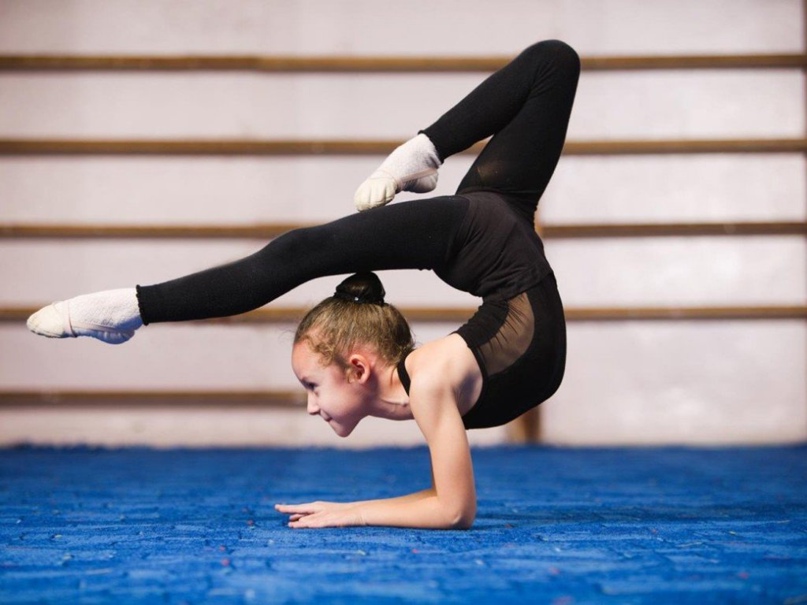 Acrobatics and gymnastics classes for children